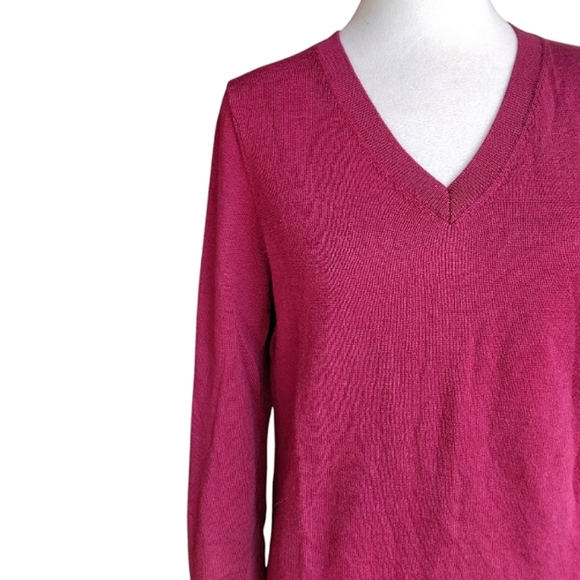 Katherine Barclay Womens Extra Fine Merino Wool V Neck Sweater Cranberry Medium - Picture 7 of 10